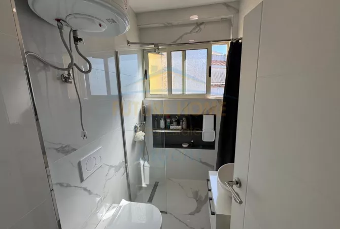 Shtepi ne shitje Apartament ne Tirane, 2+1, Mobilimi E mobiluar, Pagesa 150,000  Euro.