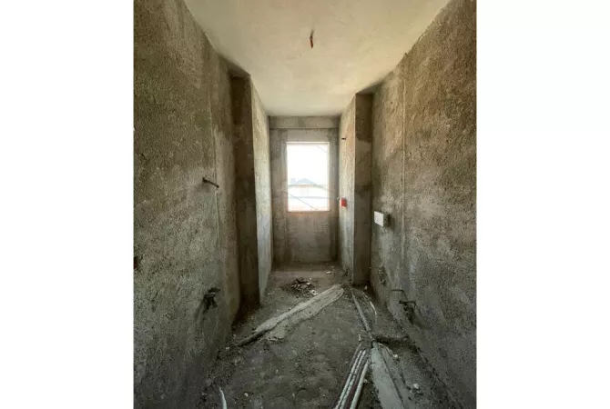 Shtepi ne shitje Apartament ne Tirane, 2+1, Mobilimi Bosh, pa mobiluar, Pagesa 78,755  Euro.