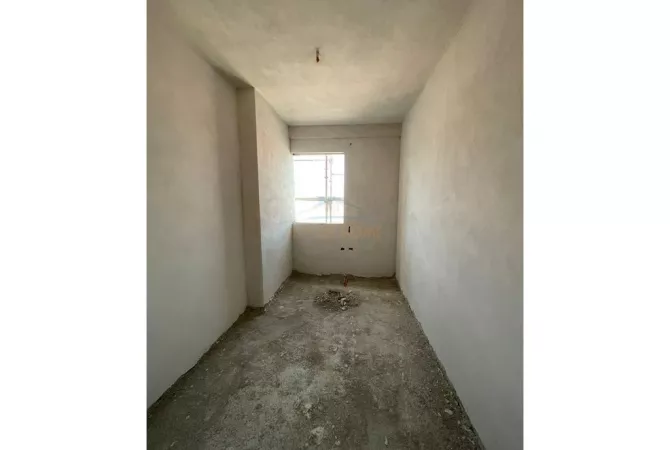 Shtepi ne shitje Apartament ne Tirane, 2+1, Mobilimi Bosh, pa mobiluar, Pagesa 78,755  Euro.