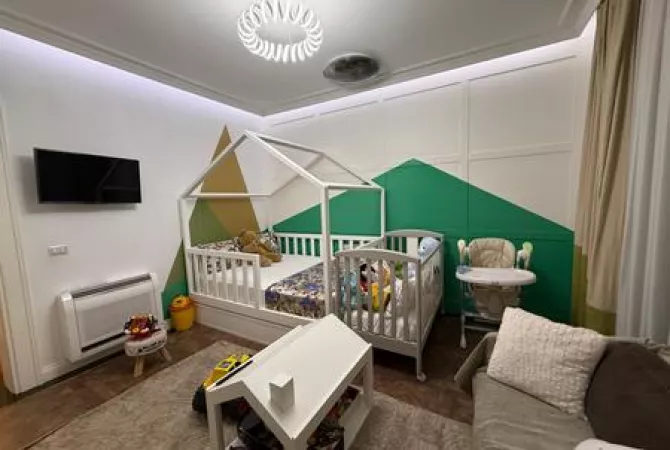 Shtepi me qera 2+1 ne Tirane - 2,500 Euro