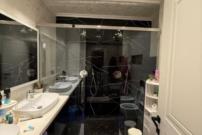 Shtepi me qera Apartament ne Tirane, 2+1, Mobilimi E mobiluar, Pagesa 2,500  Euro.