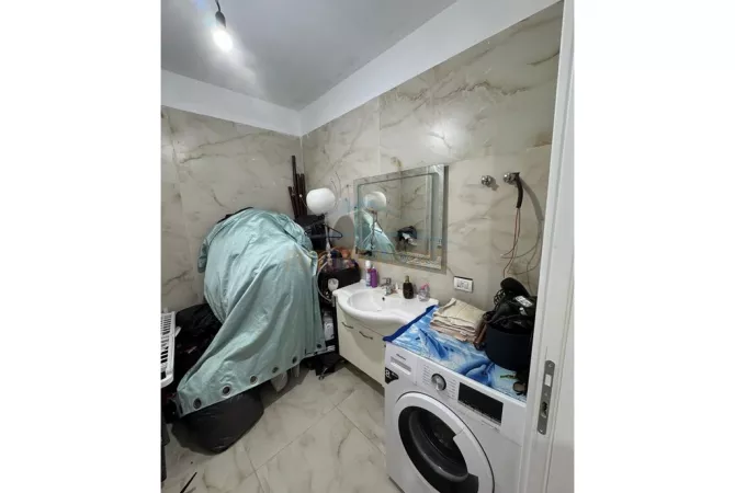 Shtepi ne shitje Apartament ne Tirane, 2+1, Mobilimi E mobiluar, Pagesa 173,000  Euro.