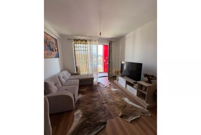 Shtepi ne shitje Apartament ne Tirane, 2+1, Mobilimi E mobiluar, Pagesa 173,000  Euro.