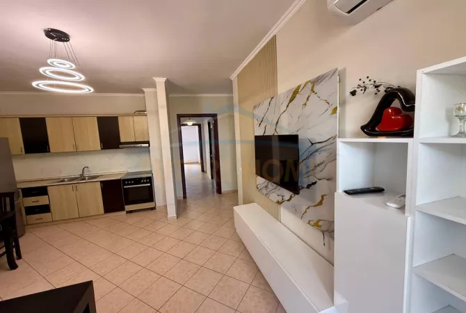 Shtepi ne shitje Apartament ne Tirane, 2+1, Mobilimi E mobiluar, Pagesa 125,000  Euro.