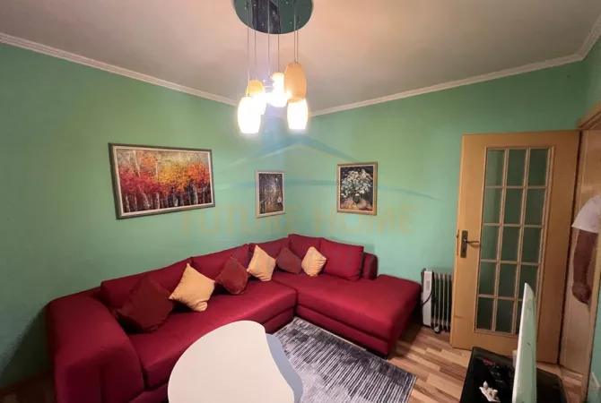 Shtepi ne shitje Apartament ne Tirane, 2+1, Mobilimi E mobiluar, Pagesa 135,000  Euro.