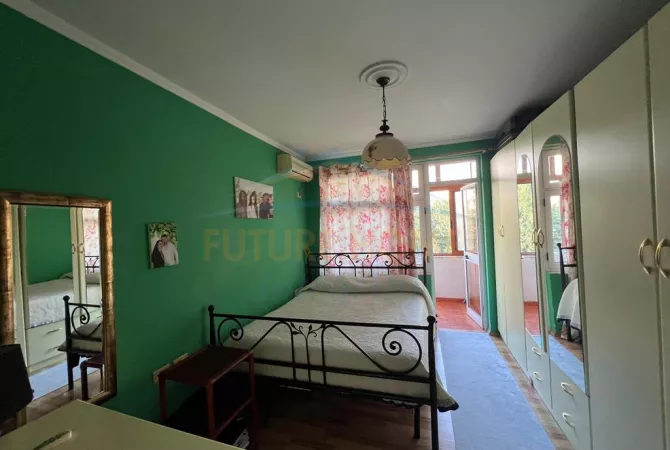 Shtepi ne shitje Apartament ne Tirane, 2+1, Mobilimi E mobiluar, Pagesa 135,000  Euro.