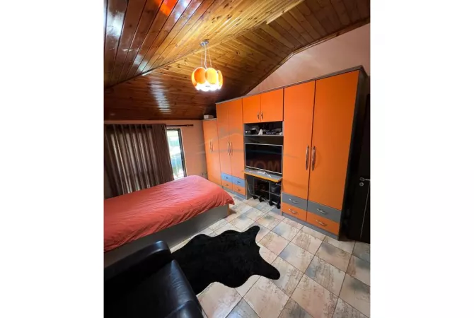 Shtepi ne shitje Apartament ne Tirane, 3+1, Mobilimi E mobiluar, Pagesa 170,000  Euro.