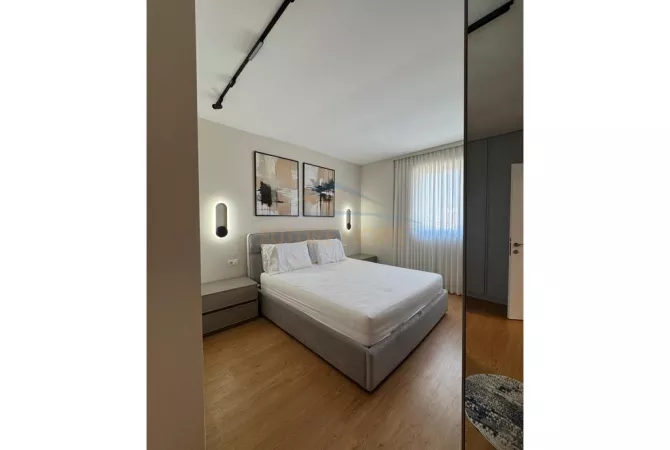 Shtepi ne shitje Apartament ne Tirane, 2+1, Mobilimi E mobiluar, Pagesa 250,000  Euro.