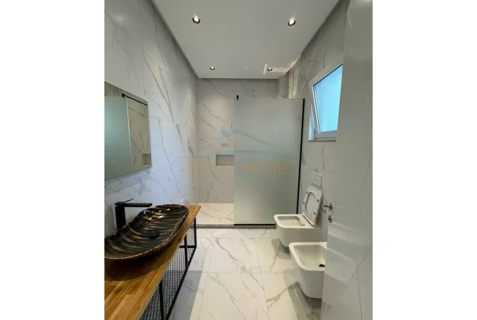 Shtepi me qera 2+1 ne Tirane - 1,000 Euro