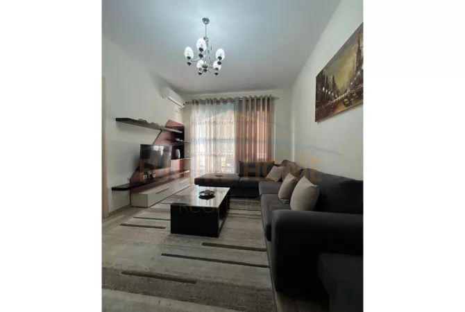Shtepi me qera Apartament ne Tirane, 2+1, Mobilimi E mobiluar, Pagesa 500  Euro.