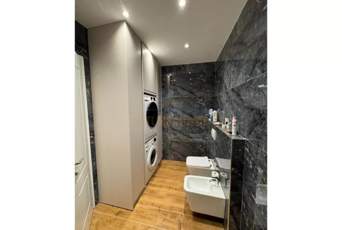 Shtepi ne shitje 3+1 ne Tirane - 242,000 Euro