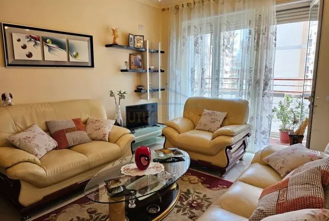 Shtepi ne shitje Apartament ne Tirane, 3+1, Mobilimi E mobiluar, Pagesa 248,625  Euro.