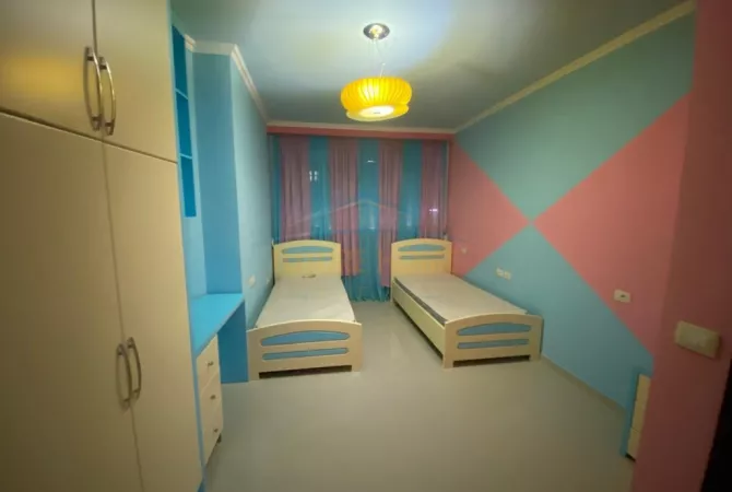 Shtepi ne shitje Penthose(kati i fundit panoramik) ne Sarande, 3+1, Mobilimi E mobiluar, Pagesa 670,000  Euro.