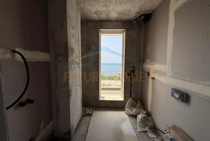 Shtepi ne shitje 3+1 ne Durres - 450,000 Euro