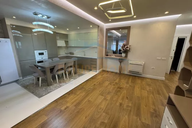 Shtepi me qera Apartament ne Tirane, 3+1, Mobilimi E mobiluar, Pagesa 800  Euro.