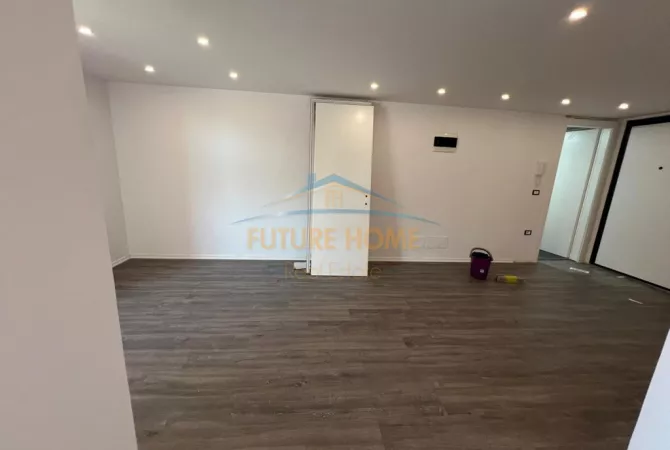 Shtepi ne shitje Duplex(shtepi me 2 kate) ne Tirane, 2+1, Mobilimi Bosh, pa mobiluar, Pagesa 130,000  Euro.