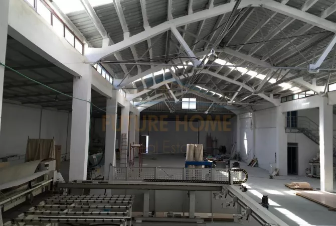 Ambjent biznesi ne shitje 4+1 ne Durres - 1,200,000 Euro