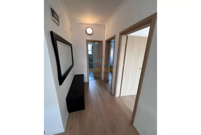 Shtepi ne shitje Apartament ne Tirane, 2+1, Mobilimi E mobiluar, Pagesa 147,000  Euro.