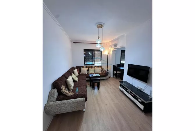 Shtepi ne shitje Apartament ne Tirane, 2+1, Mobilimi E mobiluar, Pagesa 147,000  Euro.