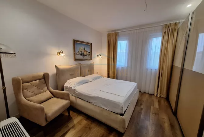Shtepi ne shitje Vila Luksoze ne Tirane, 4+1, Mobilimi E mobiluar, Pagesa 650,000  Euro.