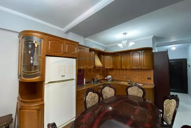 Shtepi me qera Apartament ne Tirane, 2+1, Mobilimi E mobiluar, Pagesa 600  Euro.