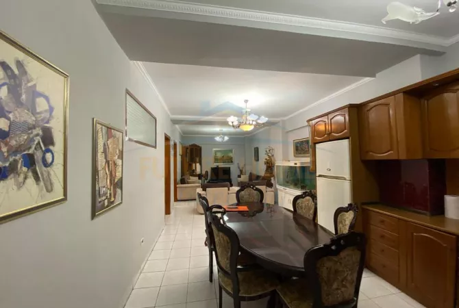 Shtepi me qera Apartament ne Tirane, 2+1, Mobilimi E mobiluar, Pagesa 600  Euro.