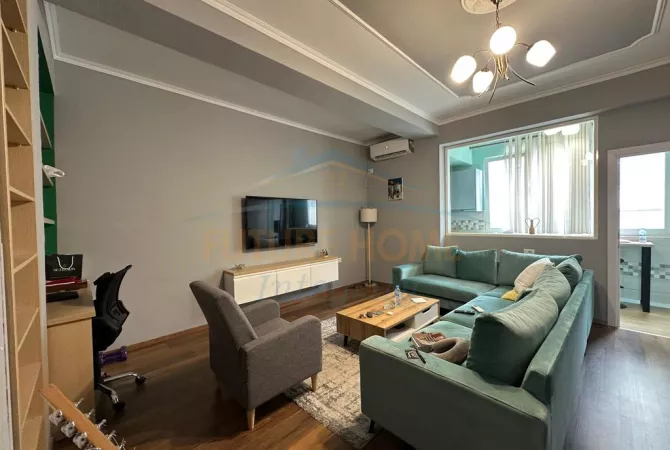 Shtepi me qera Vila Luksoze ne Tirane, 4+1, Mobilimi E mobiluar, Pagesa 1,200  Euro.