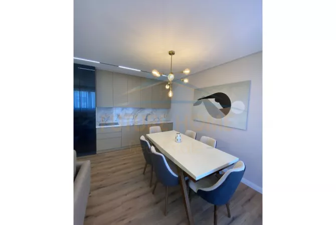 Shtepi me qera 3+1 ne Tirane - 1,200 Euro