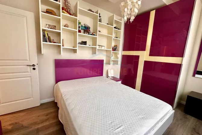 Shtepi ne shitje Apartament ne Tirane, 3+1, Mobilimi E mobiluar, Pagesa 310,000  Euro.