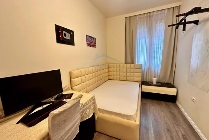 Shtepi ne shitje Apartament ne Tirane, 3+1, Mobilimi E mobiluar, Pagesa 310,000  Euro.