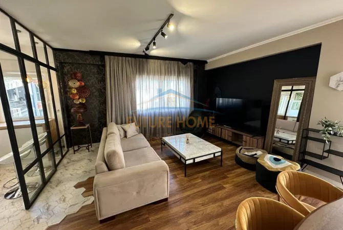 Shtepi ne shitje Apartament ne Tirane, 2+1, Mobilimi E mobiluar, Pagesa 220,000  Euro.