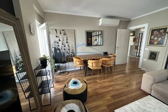 Shtepi ne shitje Apartament ne Tirane, 2+1, Mobilimi E mobiluar, Pagesa 220,000  Euro.