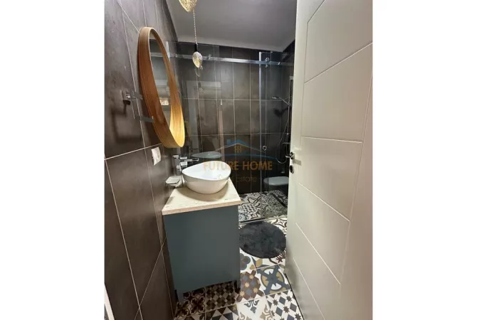 Shtepi ne shitje Apartament ne Tirane, 2+1, Mobilimi E mobiluar, Pagesa 220,000  Euro.