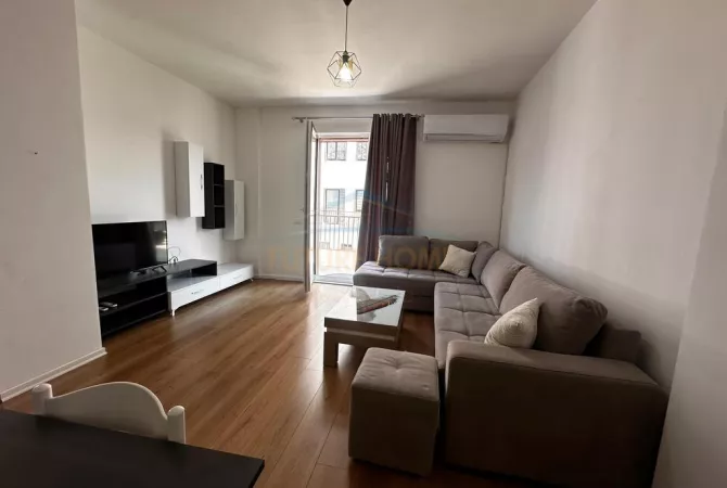 Shtepi me qera 2+1 ne Tirane - 650 Euro