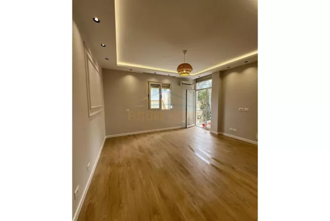 Shtepi ne shitje Apartament ne Durres, 2+1, Mobilimi Bosh, pa mobiluar, Pagesa 140,000  Euro.