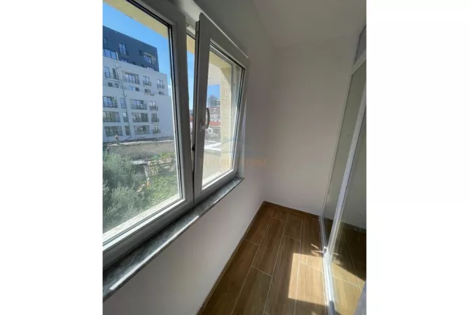 Shtepi ne shitje Apartament ne Tirane, 2+1, Mobilimi Bosh, pa mobiluar, Pagesa 138,000  Euro.