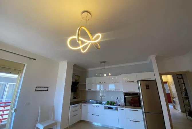 Shtepi me qera 2+1 ne Tirane - 1,000 Euro