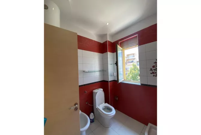 Shtepi me qera 2+1 ne Tirane - 1,000 Euro