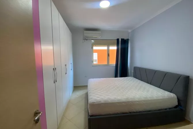 Shtepi me qera Apartament ne Tirane, 2+1, Mobilimi E mobiluar, Pagesa 1,000  Euro.