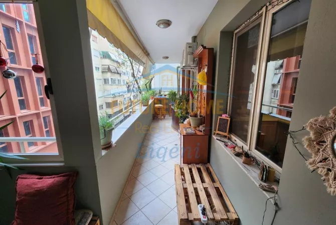 Shtepi ne shitje Apartament ne Tirane, 2+1, Mobilimi E mobiluar, Pagesa 400,000  Euro.