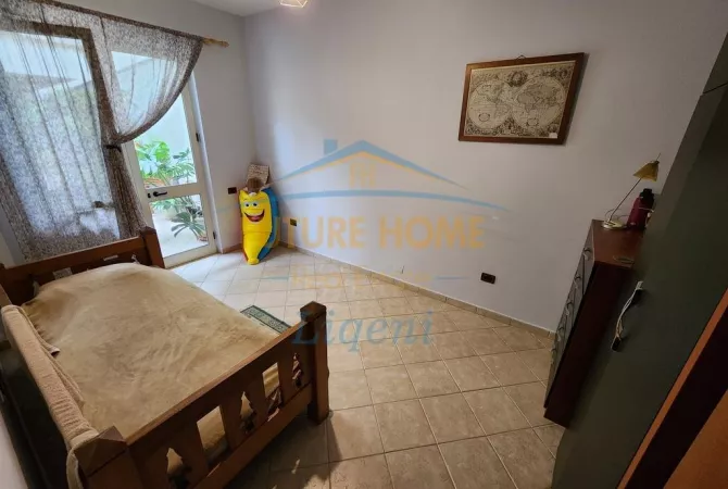 Shtepi ne shitje Apartament ne Tirane, 2+1, Mobilimi E mobiluar, Pagesa 400,000  Euro.