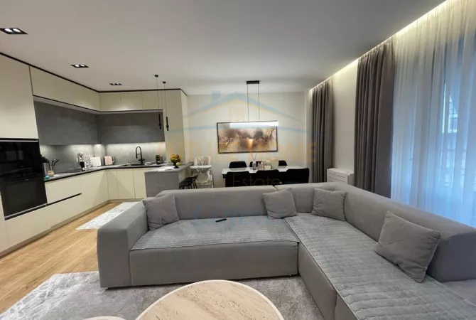 Shtepi ne shitje Apartament ne Tirane, 2+1, Mobilimi E mobiluar, Pagesa 369,000  Euro.