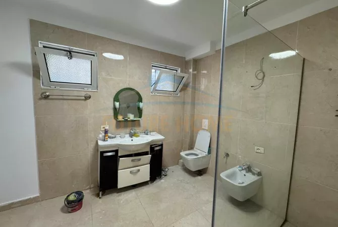 Apartment for sale in Tirana 3+1, Emty