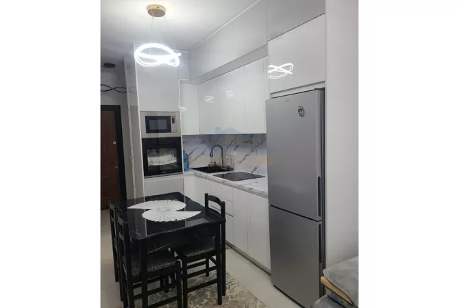 Shtepi ne shitje Apartament ne Tirane, 3+1, Mobilimi E mobiluar, Pagesa 160,000  Euro.