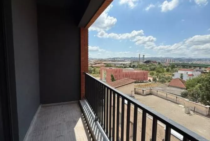 Shtepi ne shitje Apartament ne Tirane, 2+1, Mobilimi Bosh, pa mobiluar, Pagesa 109,900  Euro.