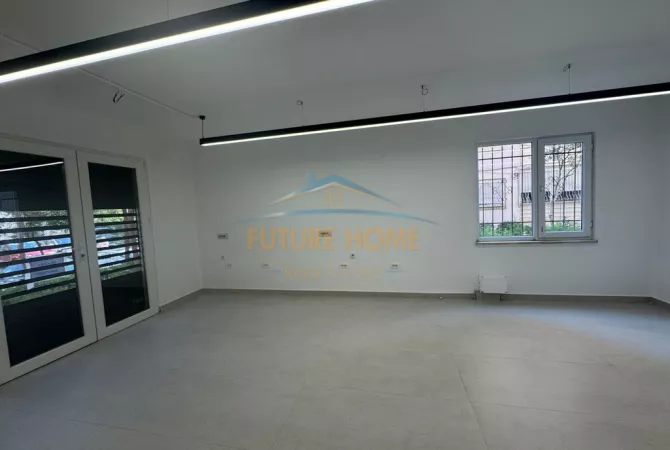 Ambient biznesi me qera 3+1 ne Tirane - 1,500 Euro
