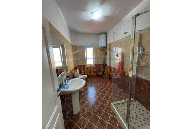 Shtepi me qera 2+1 ne Tirane - 600 Euro