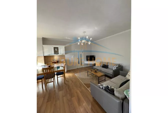 Shtepi me qera Apartament ne Tirane, 2+1, Mobilimi E mobiluar, Pagesa 600  Euro.