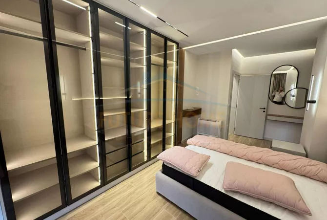 Shtepi me qera Apartament ne Tirane, 1+1, Mobilimi E mobiluar, Pagesa 650  Euro.