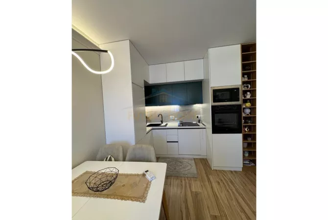 Shtepi ne shitje Apartament ne Tirane, 1+1, Mobilimi E mobiluar, Pagesa 135,000  Euro.